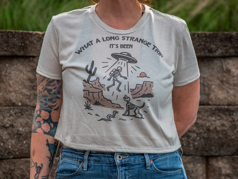 Handprinted Made in USA T-shirt | Strange Trip | Oatmeal Flowy Crop