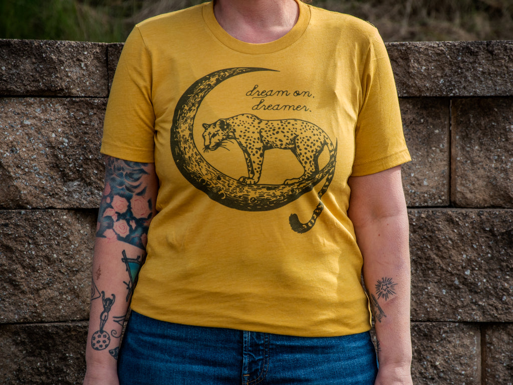 Made in USA | T-shirt Unisex | Dream on Dreamer | Multiple Colors