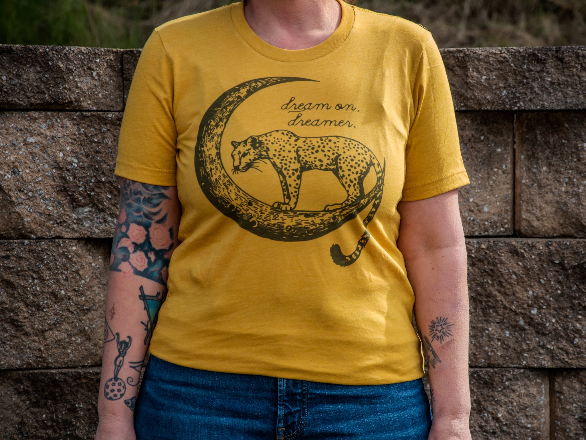 Made in USA | T-shirt Unisex | Dream on Dreamer | Multiple Colors