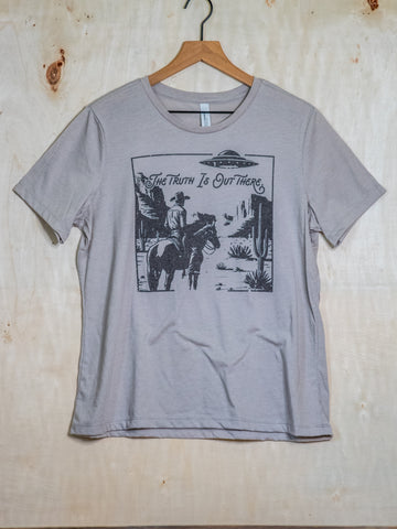 Made in USA | T-shirt | Unisex | The Truth is Out There | Heather Dust