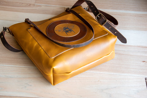 LIMITED RUN  | THE BEE | Medium Classic tote | Sunflower